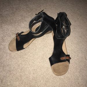 Aerosoles sandals in black size 7